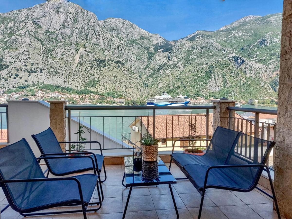 J&M Apartment Kotor Exterior photo