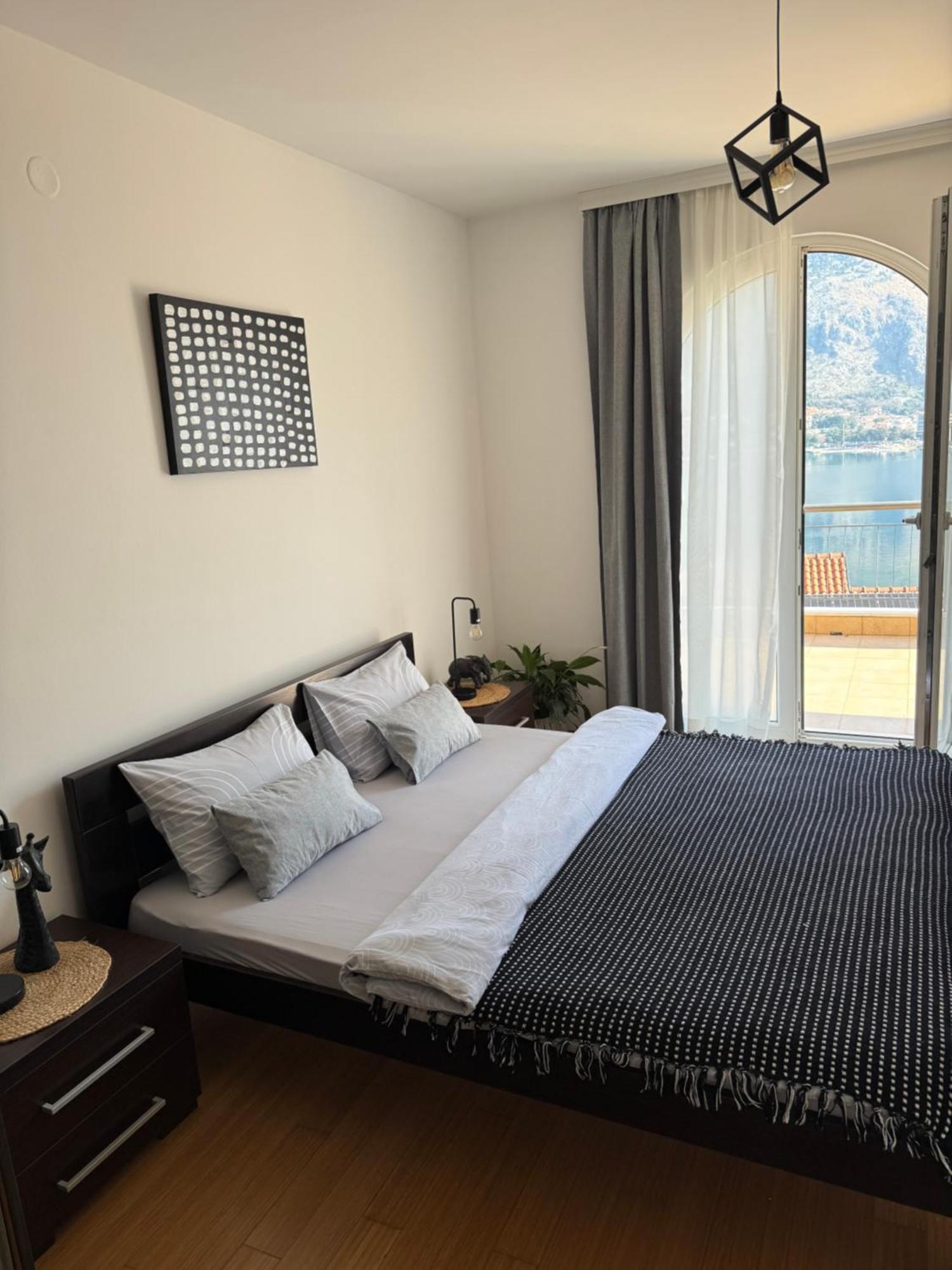 J&M Apartment Kotor Exterior photo