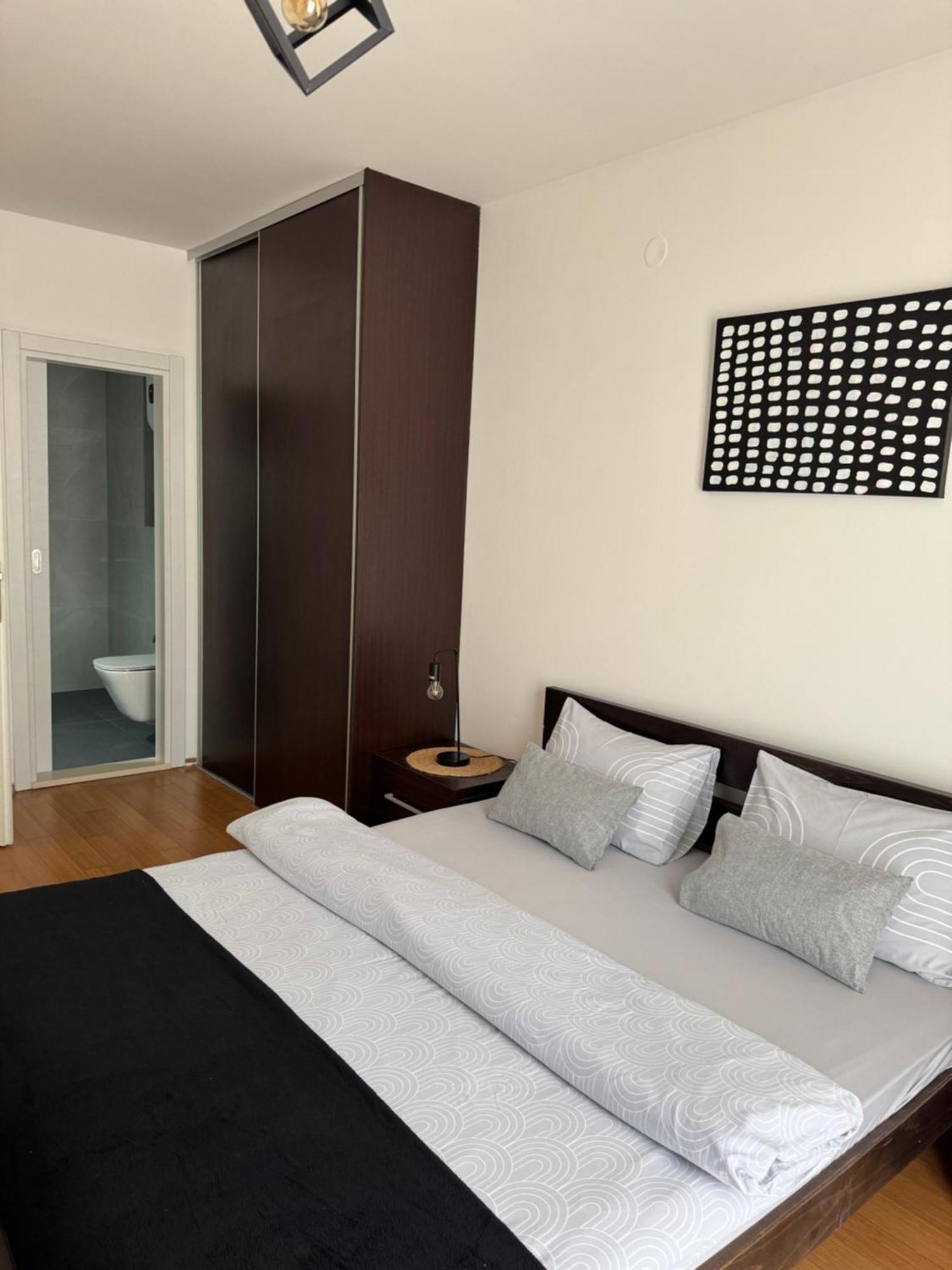 J&M Apartment Kotor Exterior photo